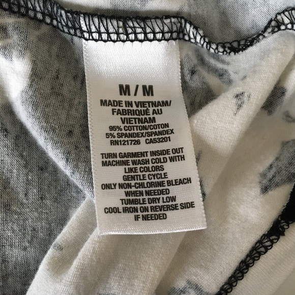 Aeropostale Black & White Floral T-Shirt Medium - Picture 5 of 5